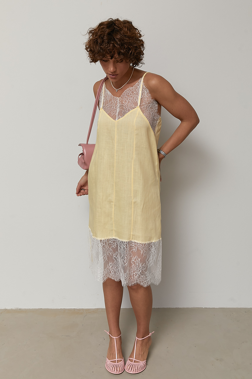 Лляна сукня-сарафан на бретелях із мереживом - жовтий колір, ONE SIZE 1