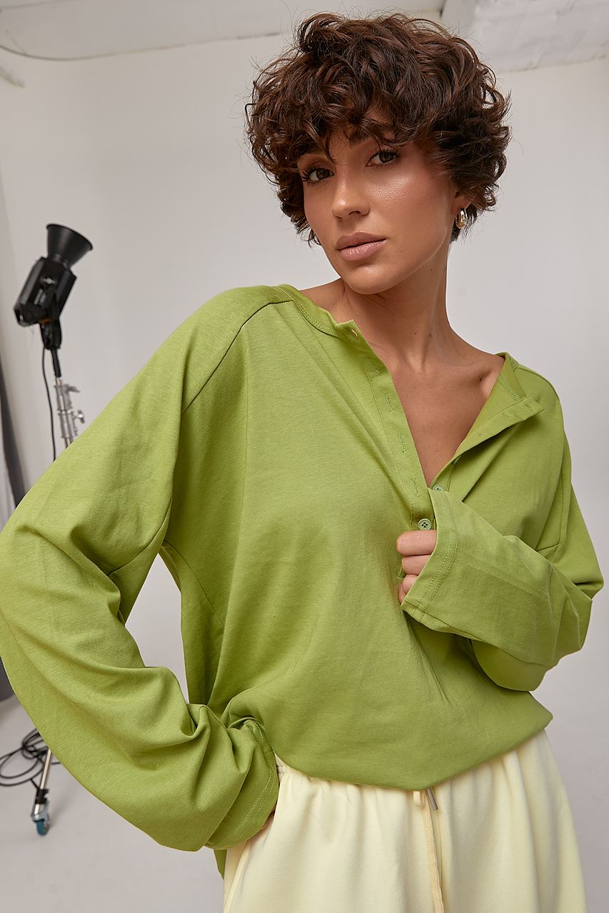 Вільний лонгслів із ґудзиками на горловині - салатовий колір, ONE SIZE 1