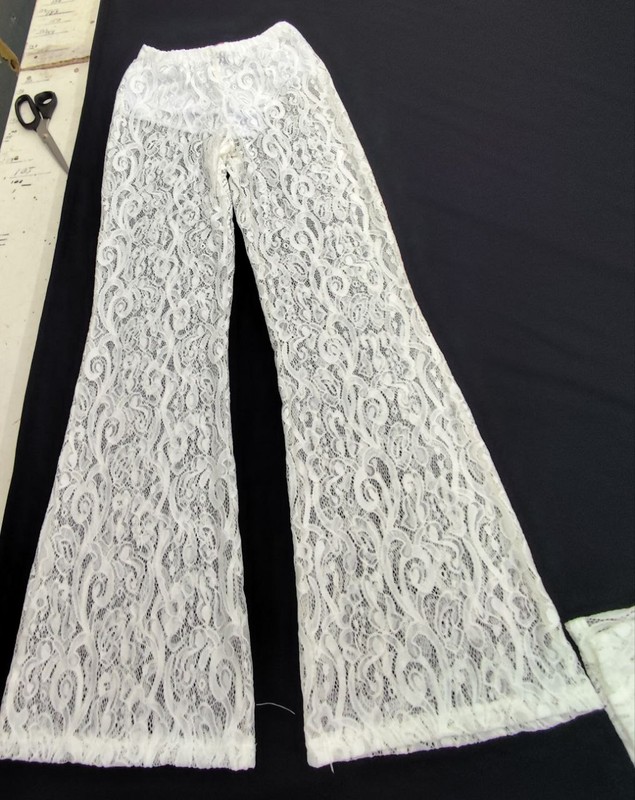 білий